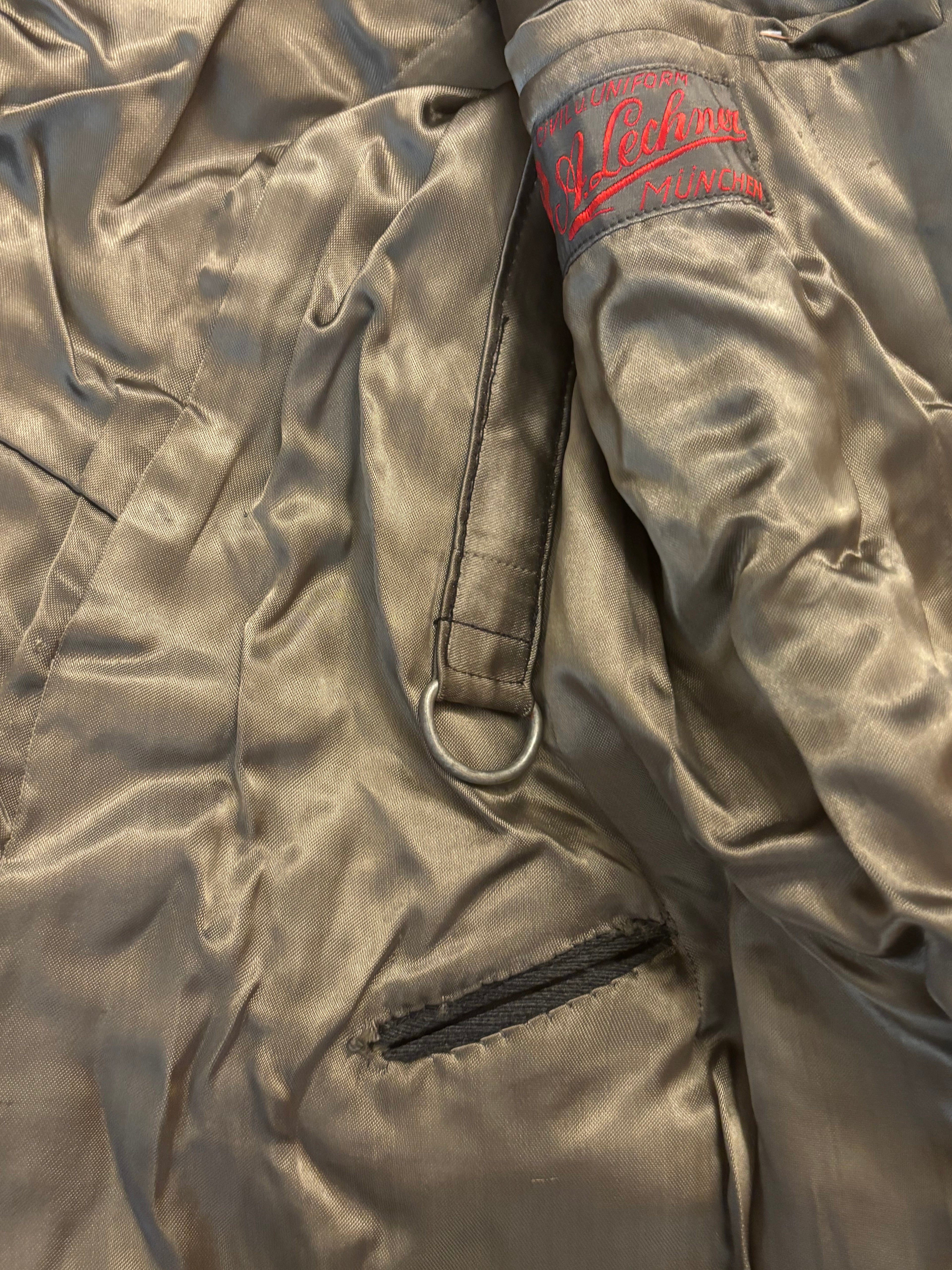 Originele Duitse mantel WW2 met epauletten