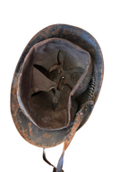 Ancien casque de pompier français en métal, vers 1900