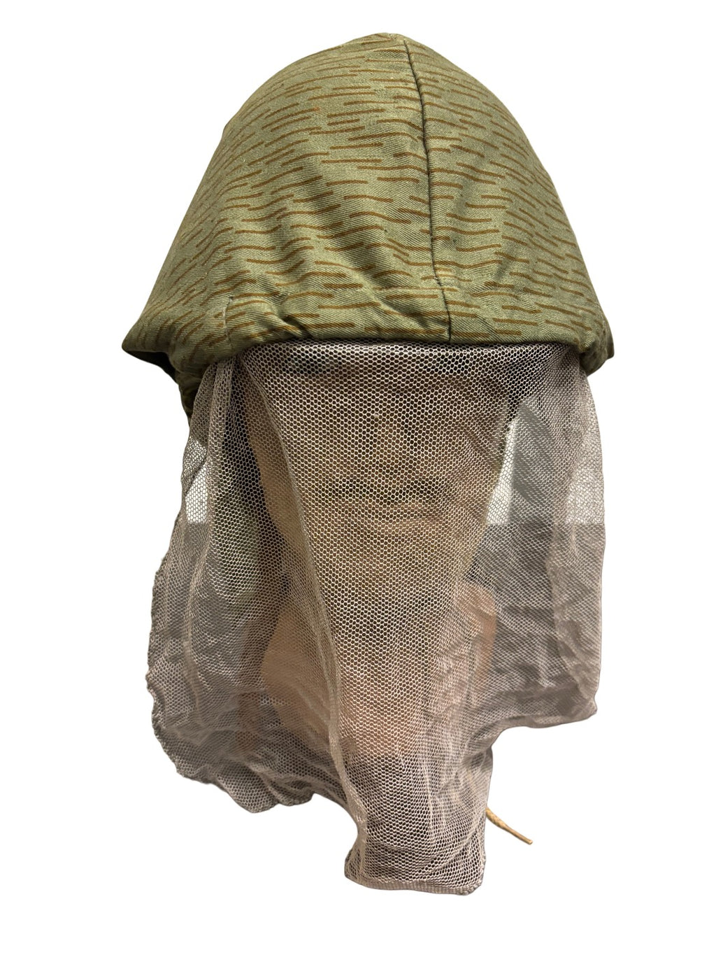 DDR NVA / Volkspolizei M56/66 helm met Strichtarn camouflagehoes & gezichtssluier