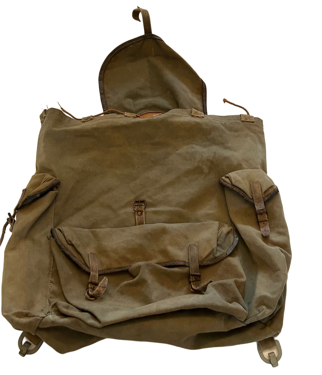 Italian backpack looted German WW2