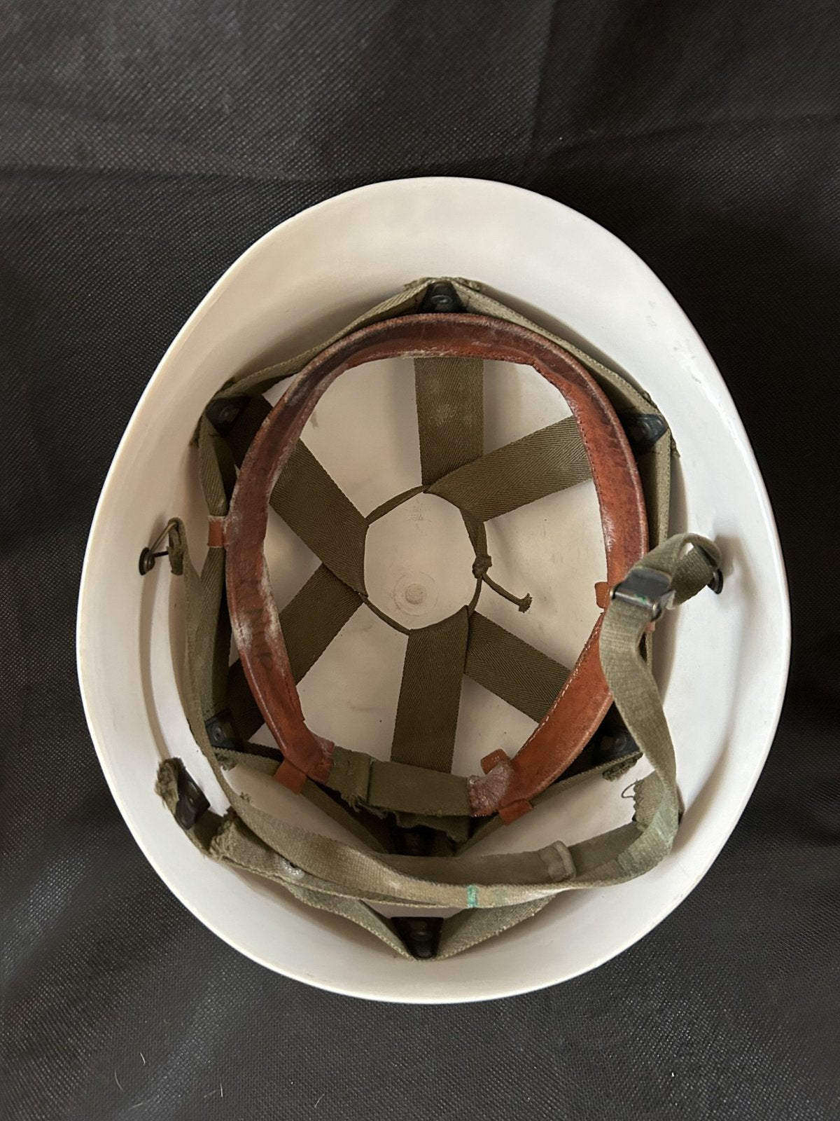 Luchtmacht Bewakingskorps helm  60er jaren