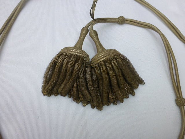 Vangsnoer met 2 zilver kleurige kwasten hover image