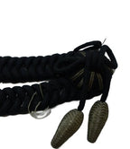 Zwart koord voor op de borst van de rouwmantel