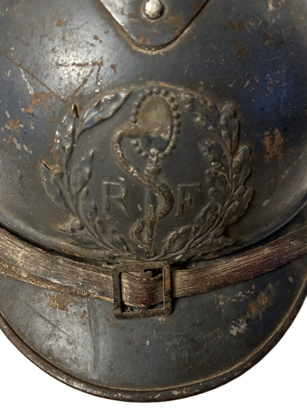 Casque Francais Adrian 1915 du Service de Santé