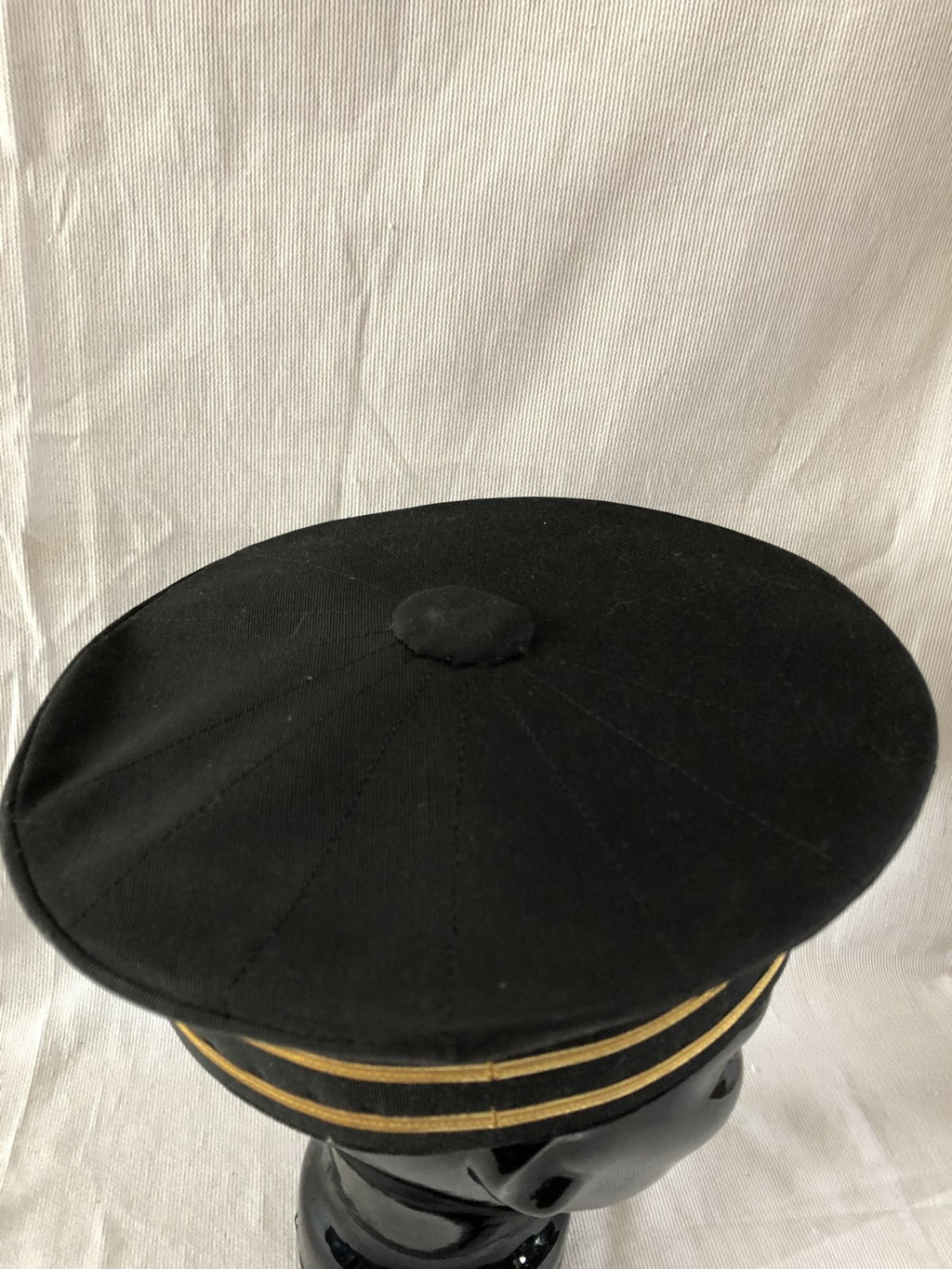 Hoedje leden van het hof