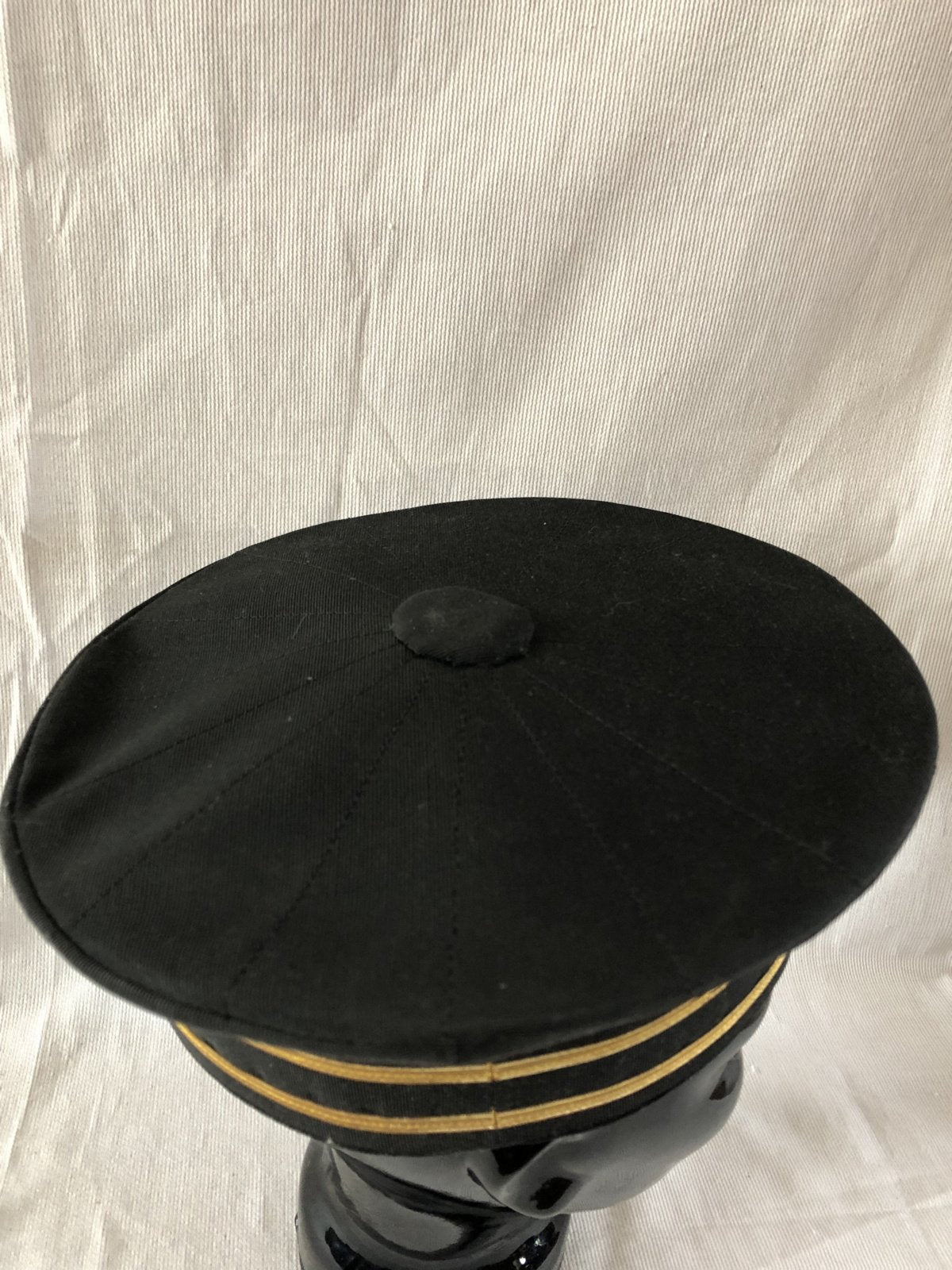 Hoedje leden van het hof