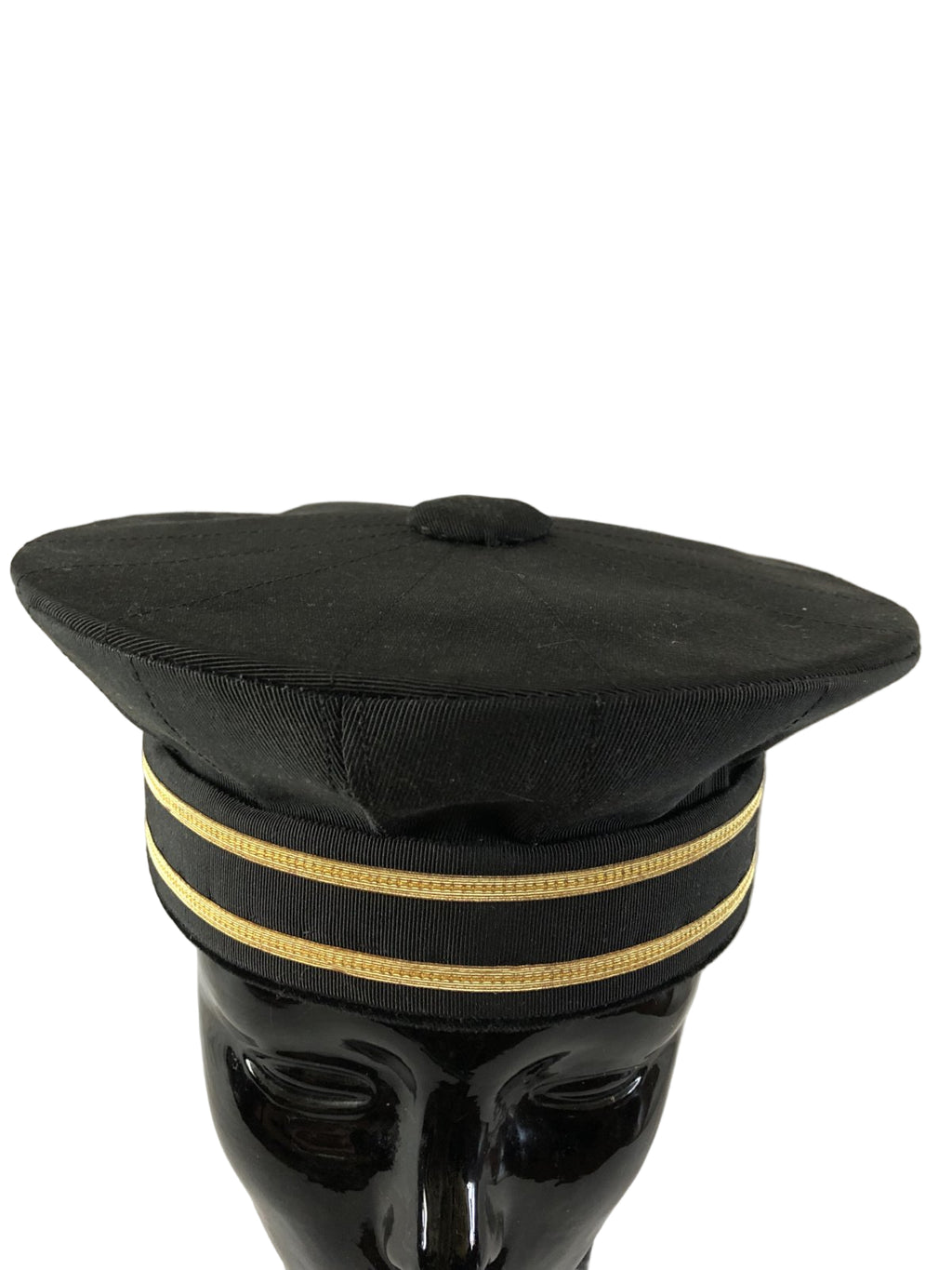 Hoedje leden van het hof