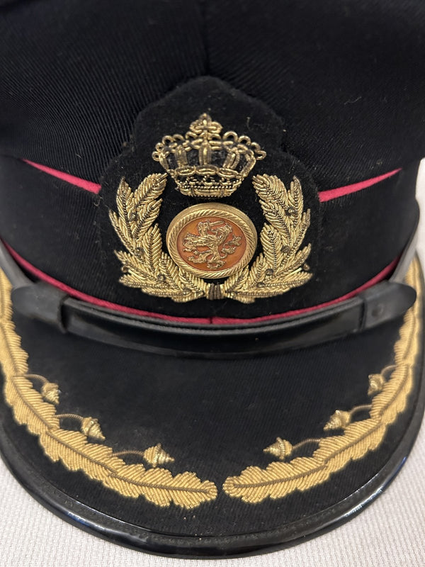 KL Hoofdofficier pet uit de 70er jaren hover image