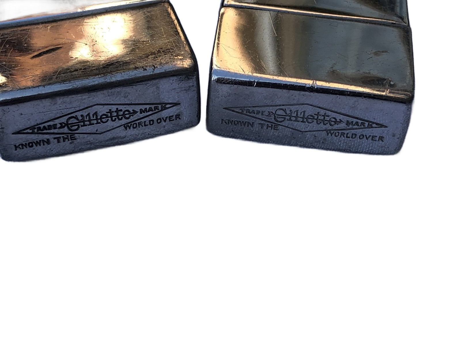 Gilette Scheerkrabber +metalen opbergdoos