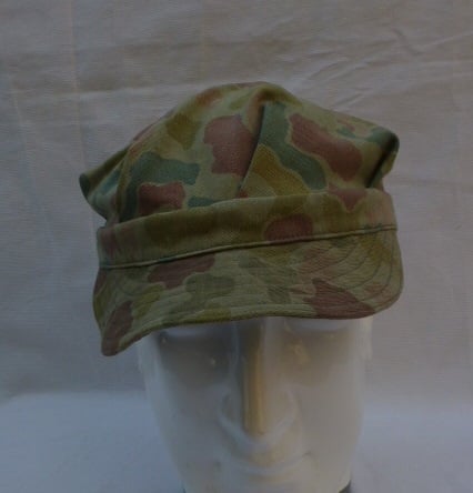 Casquette de combat camouflage 1950 hover image
