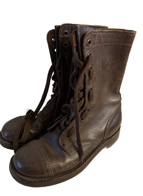 Bottes de combat en cuir marron, années 1960 hover image