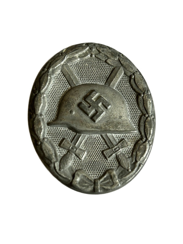 Verwundeten abzeichen Silver hover image