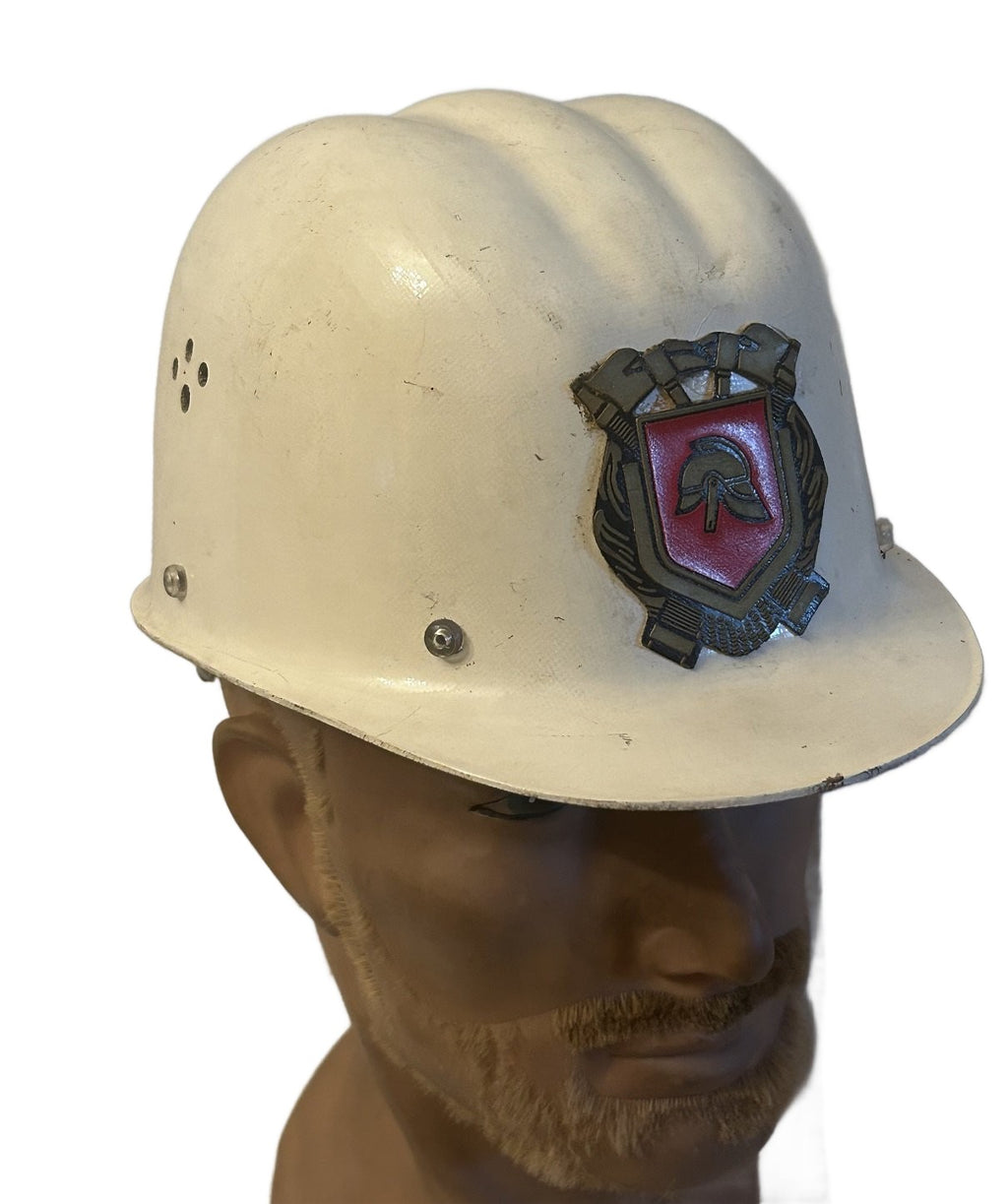 Helm van de Koninklijke Marine Brandweer