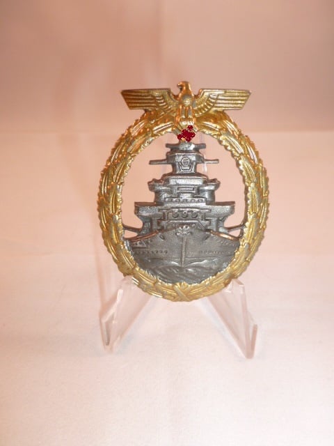 La Flotten Kriegsmarine se rend hover image