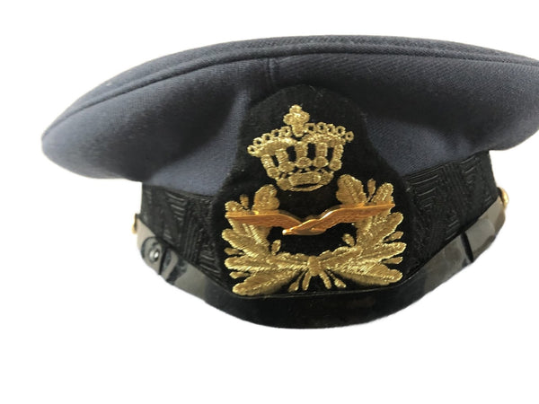 KLU Officiers pet hover image