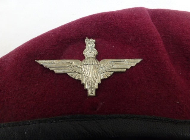 Engels model Para baret