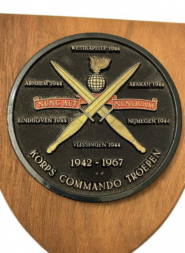 Plaque murale en bois KCT hover image