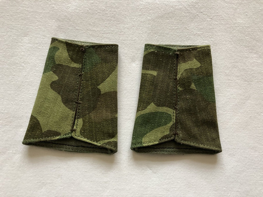 Schuifpassanten KNIL Korporaal