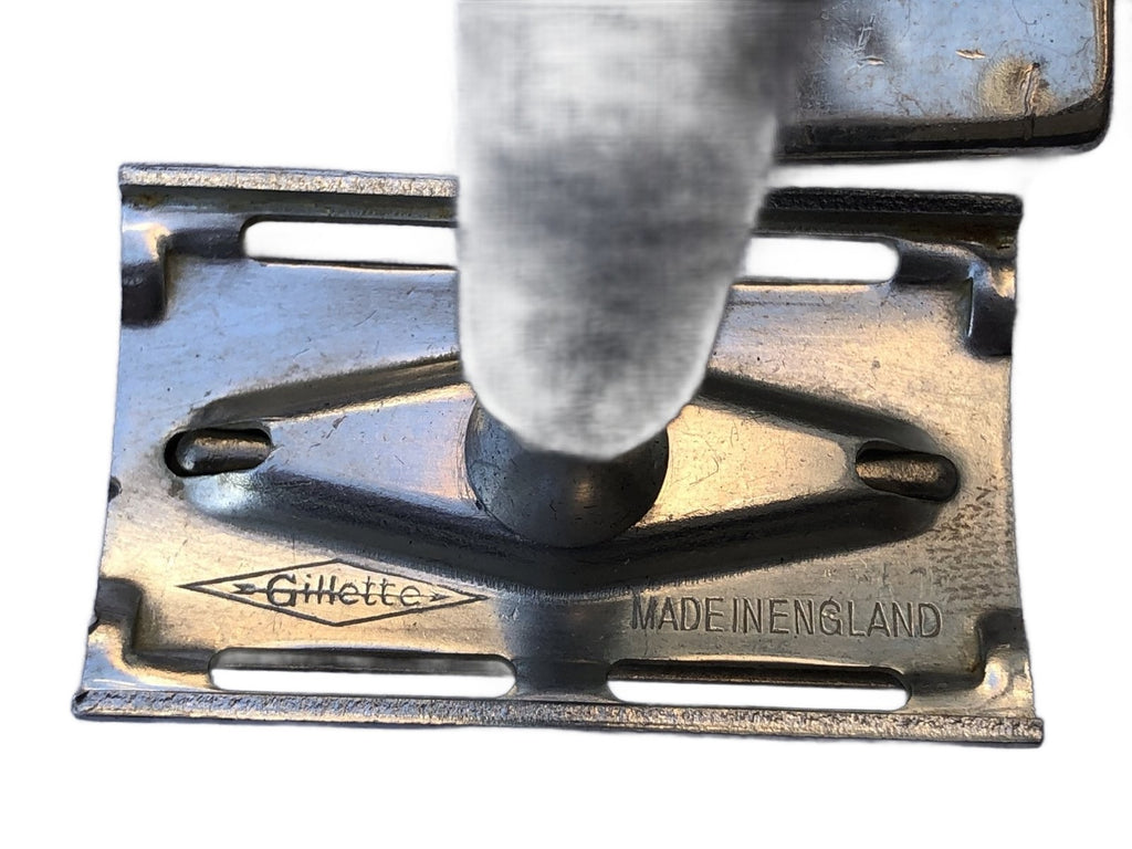 Gilette Scheerkrabber +metalen opbergdoos