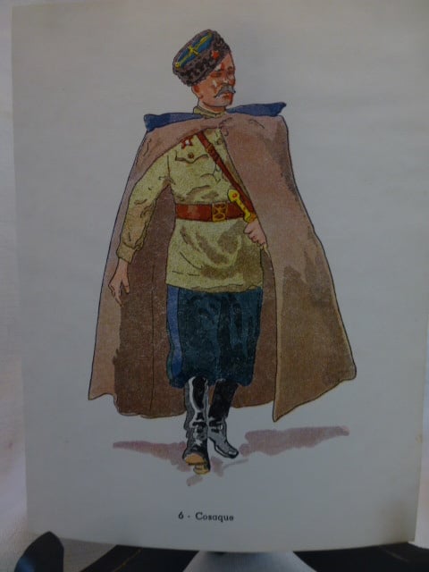 Boekje Types &Uniformes L'Armee Rouge vus a Berlin en 1945