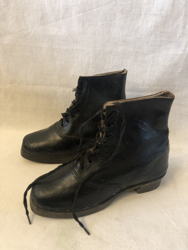 HJ/ Deutsche Jungend schuhe wo2 hover image