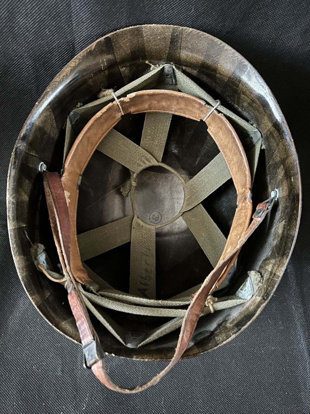 Nederlandse  M1 liner met lederen riempje