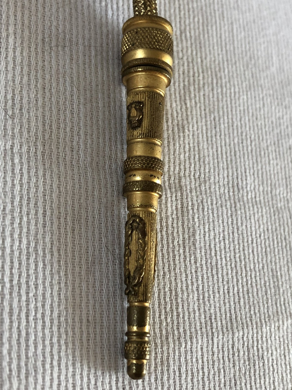 Goudkleurige fouragere met epauletten