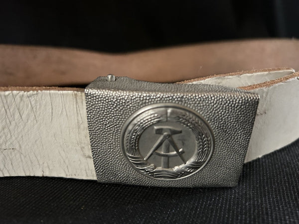 NVA Parade koppel hover image