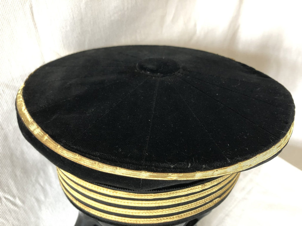 Hoofddeksel van een rechter