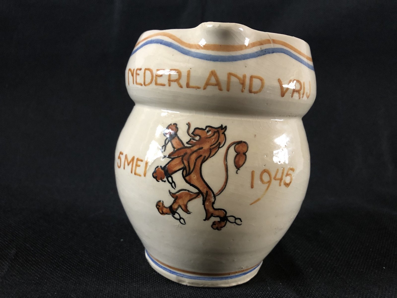 Aardewerk kan, Nederland vrij 5 mei 1945