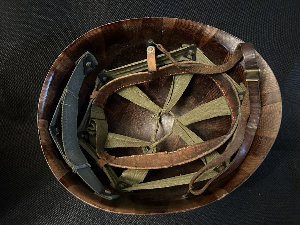 Nederlandse  M1 liner met lederen riempje